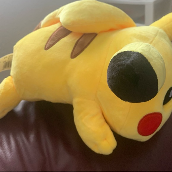 Pikachu plush - Picture 2 of 5